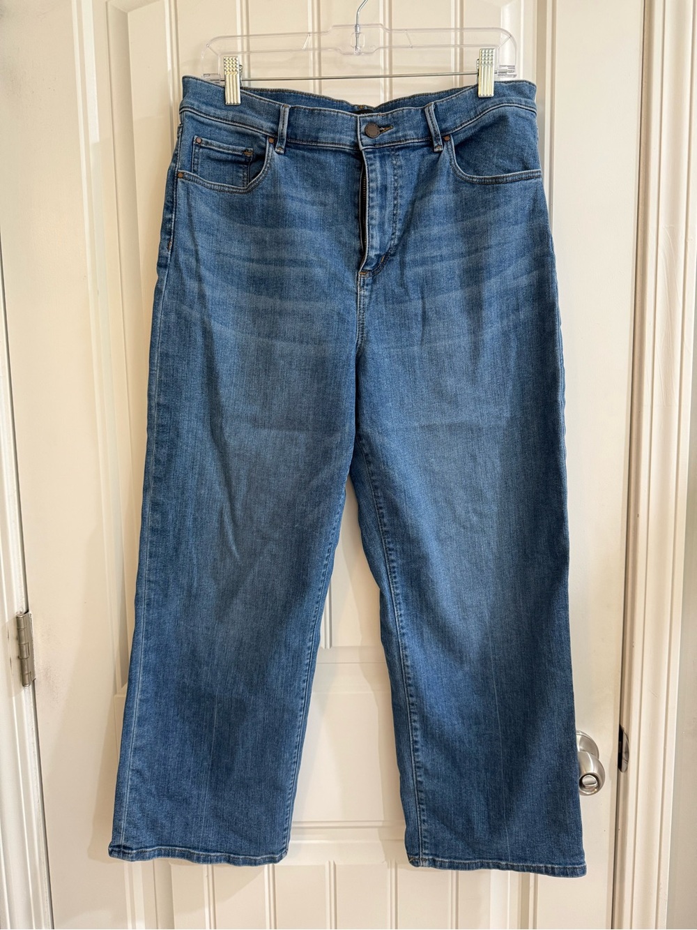 Ann Taylor Straight Leg Jeans in Medium Blue Denim